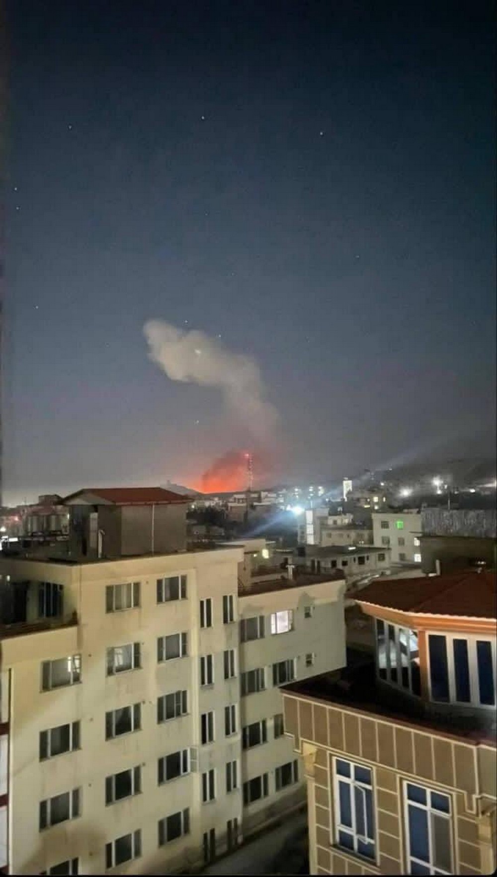 Розпочалася нова війна: її оголосили одне одному Пакистан і Афганістан (відео) Розпочалася нова війна: її оголосили одне одному Пакистан і Афганістан (відео)