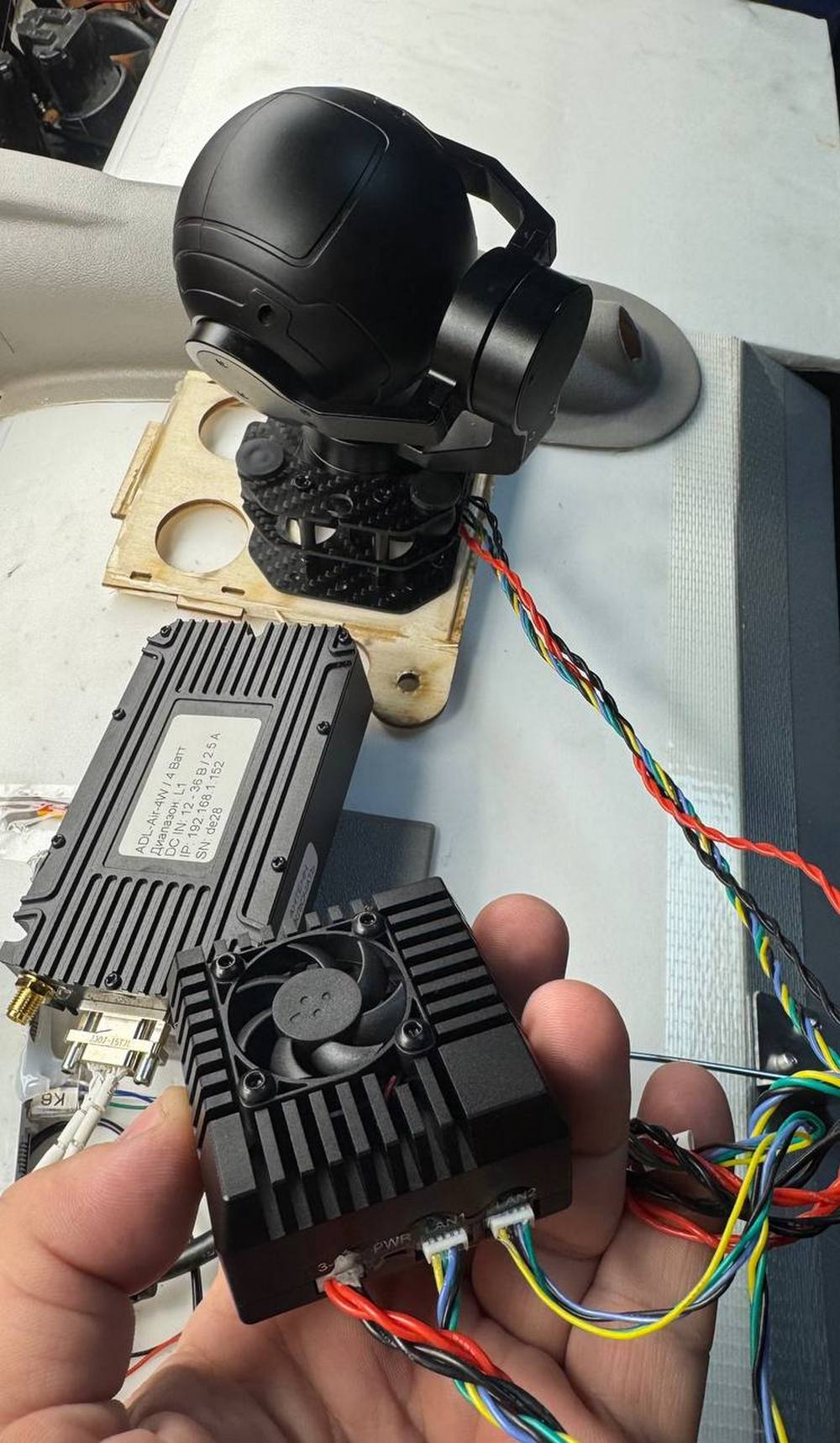 РФ почала ставити на ударні дрони "Молнія" модулі ШІ – деталі	