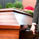 Допомога на поховання у 2026 році – яка сума виплат, куди звертатися