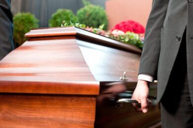 Допомога на поховання у 2026 році – яка сума виплат, куди звертатися