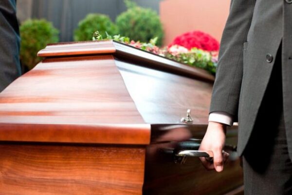 Допомога на поховання у 2026 році – яка сума виплат, куди звертатися