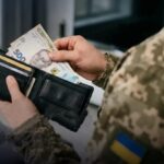 Кредитні канікули для захисників: хто може не платити відсотки й штрафи