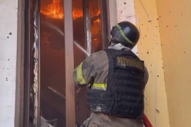 Є загиблі і поранені, виникли пожежі і руйнування – ворог атакував Дніпропетровщину, Херсонщину і Запоріжжя (фото, відео)