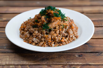 Рецепт дня: «Гречка по-купецьки з фаршем»