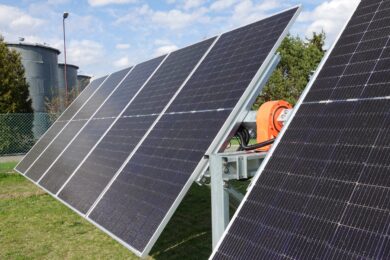 Скільки служить наземна конструкція для сонячних панелей і від чого це залежить