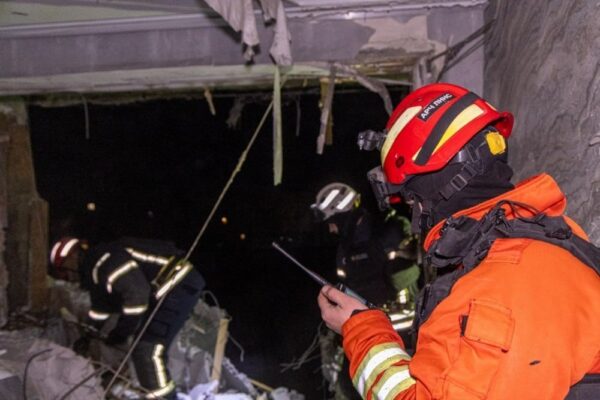 Удари по газовій інфраструктурі і 9-поверхівці, багато поранених: нічна повітряна атака 27 березня – все, що відомо (фото)