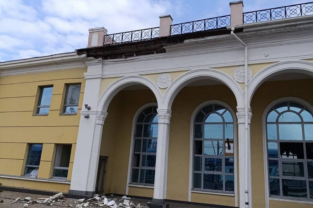 Загиблий і десятки поранених, серед них діти і залізничники: масована нічна повітряна атака 31 березня – все, що відомо (фото) 1 Загиблий і десятки поранених, серед них діти і залізничники: масована нічна повітряна атака 31 березня – все, що відомо (фото)