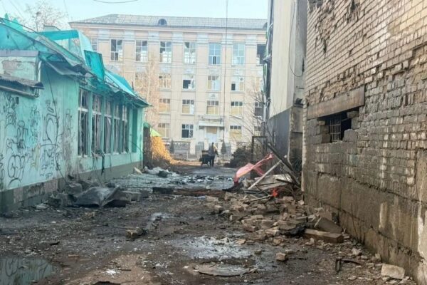 Серед загиблих дитина, є поранені і багато руйнувань: нічна повітряна атака 12 березня – все, що відомо (фото)