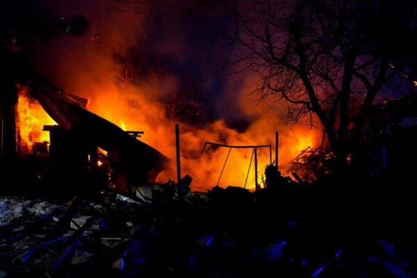 Удар по гуртожитку, райцентру, пошкоджено інфраструктуру, знеструмлено кілька областей, є загиблі, серед поранених - діти: нічна повітряна атака 14 березня – все, що відомо (фото, відео)