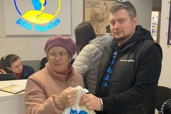 Допомога ВПО у Києві: зараз можна отримати жіноче взуття і продукти (відео)