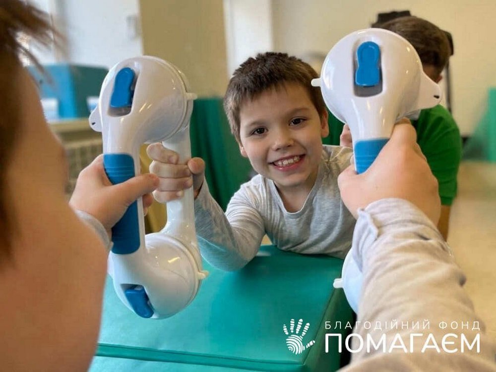 Грошова допомога від БФ "Помагаєм" – відкрито реєстрацію