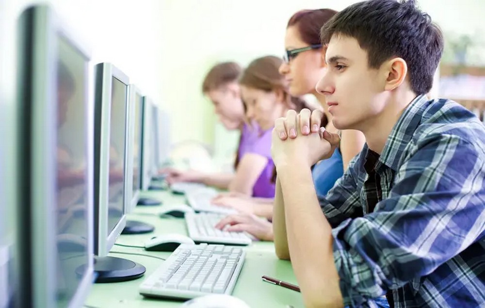 Спрощені умови вступу до закладів вищої освіти для випускників  з ТОТ і зон бойових дій – усі деталі