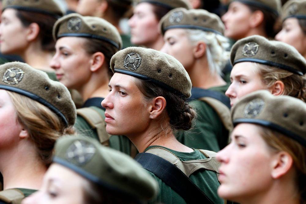 Закон про протидію дискримінації та сексуальним домаганням у війську підписав Зеленський 1 Закон про протидію дискримінації та сексуальним домаганням у війську підписав Зеленський