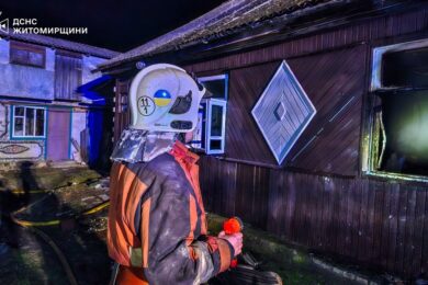 Серед загиблих дитина, є постраждалі: смертельна пожежа на Житомирщині