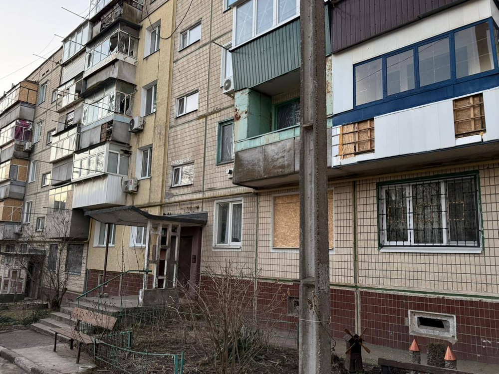 Смертельний удар по рейсовому автобусу, під прицілом порти, енергетика, бібліотека: нічна повітряна атака 13 березня – все, що відомо (фото)