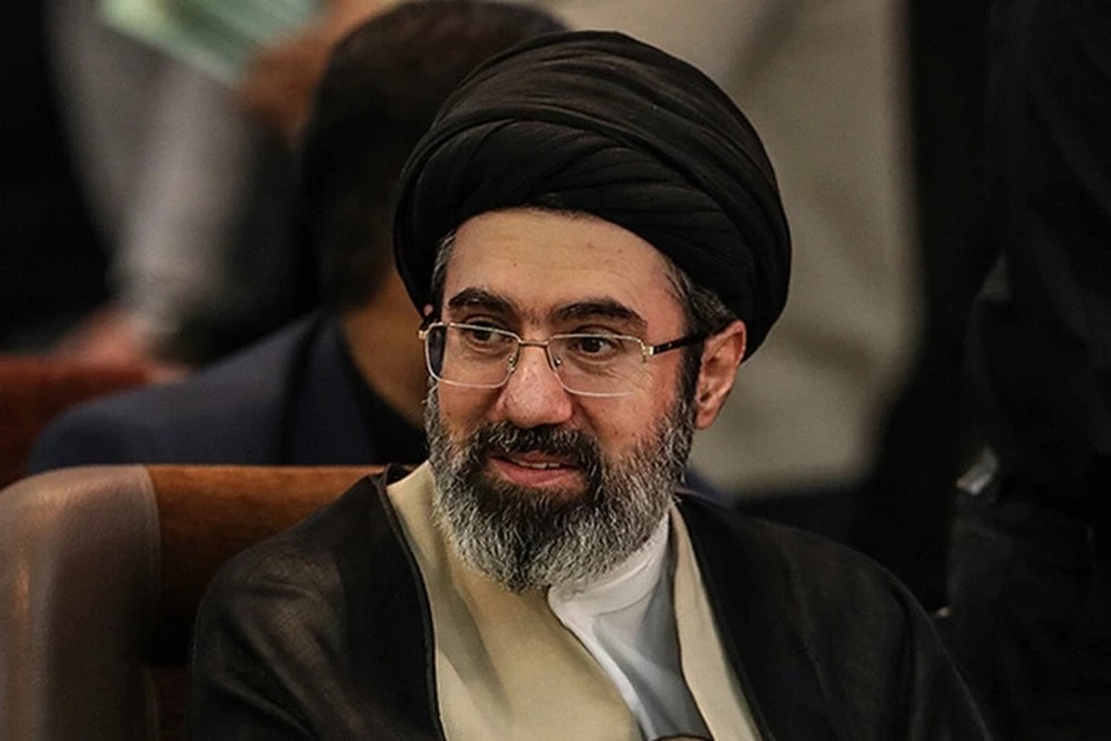 Новий лідер, знищений флот і погрози Європі: що відомо про ситуацію в Ірані 4 березня