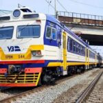 Частину поїздів на сході України скасовано через нічні обстріли – Укрзалізниця