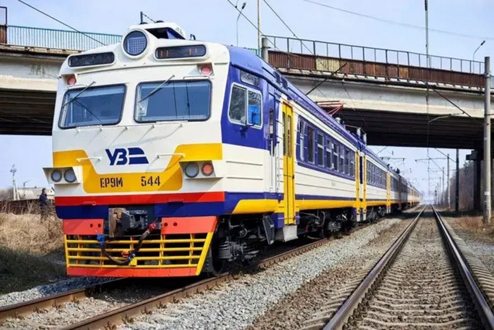 Частину поїздів на сході України скасовано через нічні обстріли – Укрзалізниця 1 Частину поїздів на сході України скасовано через нічні обстріли – Укрзалізниця