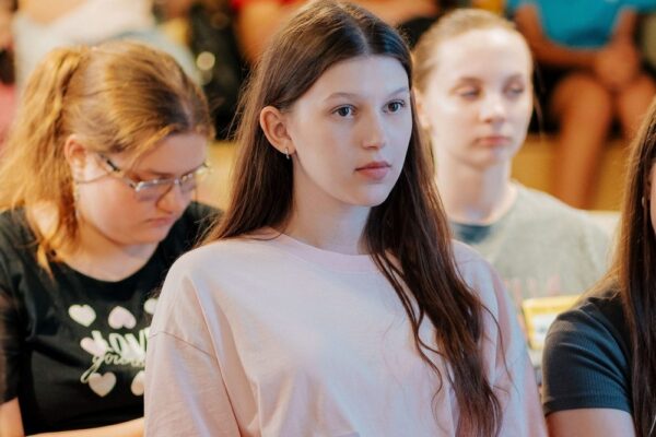 Стартує безкоштовна онлайн-терапевтична група для підлітків – дітей військових з усієї України