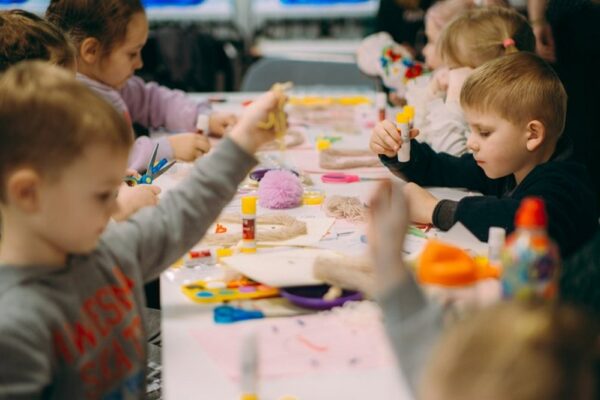 Комплексна підтримка для родин з дітьми від «Деполь Україна» - хто може отримати, куди звертатися