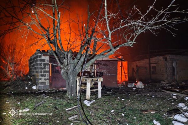 Відключення світла у 6 областях, пожежі і руйнування: нічна повітряна атака 30 березня