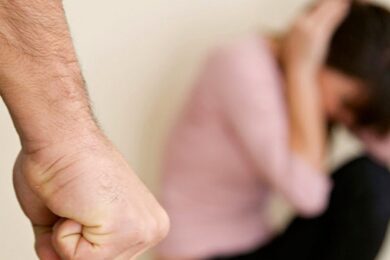 Домашнє насильство: куди звертатися по допомогу – список номерів