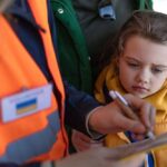 Евакуація дітей із зони активних бойових дій відтепер мождлива без згоди батьків –Зеленський підписав закон