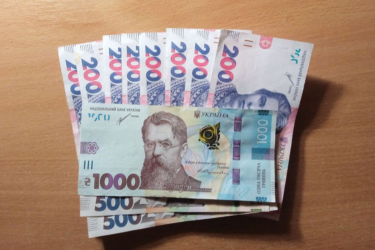 Доплати працівникам за відновлення критичної інфраструктури: розширено коло отримувачів