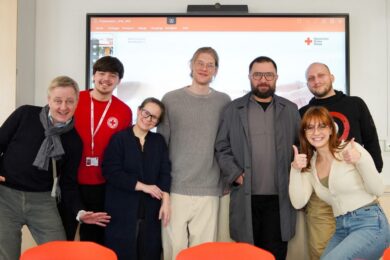 Українська молодь за кордоном активно долучається до волонтерства (фото)