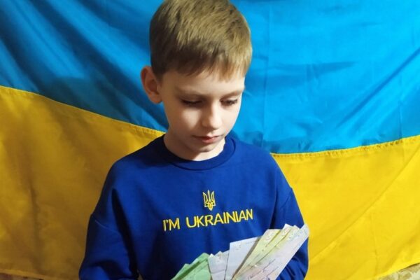 Виплати дітям ВПО: українців просять поки не поспішати подавати заяви