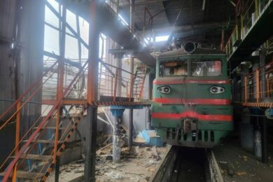 Удари по залізниці, енергетиці і