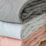 Гуманітарна допомога для ВПО у Хмельницькому – видають ковдри