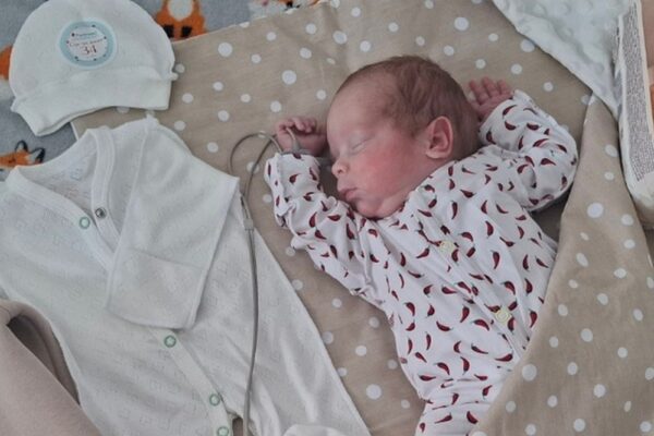 Гуманітарна допомога для батьків маленьких дітей – можна отримати теплі пакунки поштою