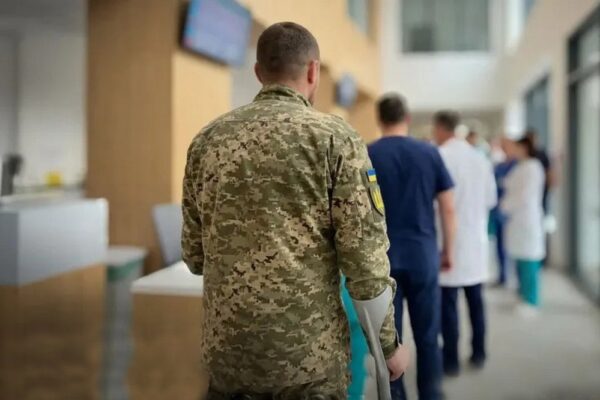Грошова допомога пораненим військовим – які виплати та додаткова винагорода на час лікування