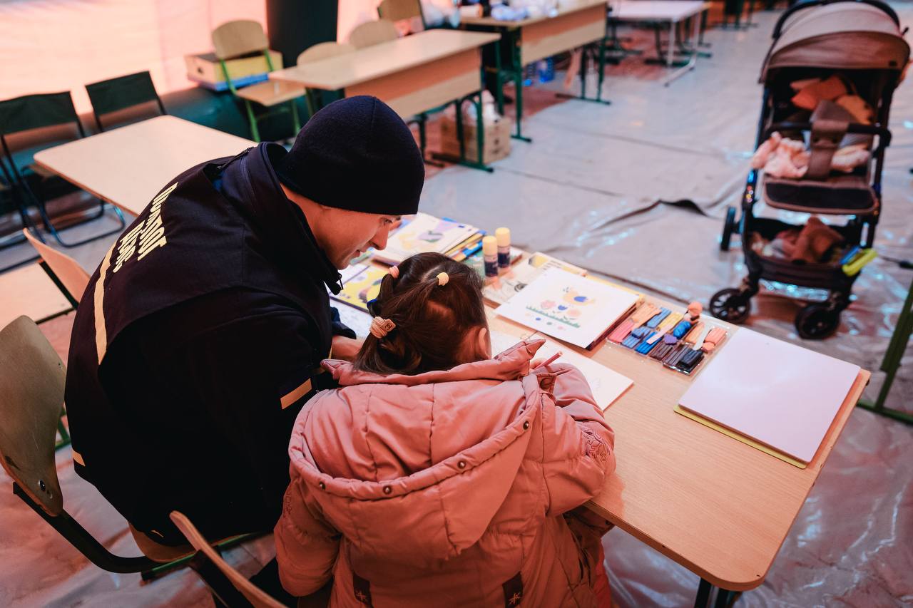 Найважча зима в історії України завершилася: ми встояли і дякуємо всім, хто рятував українців (фото)