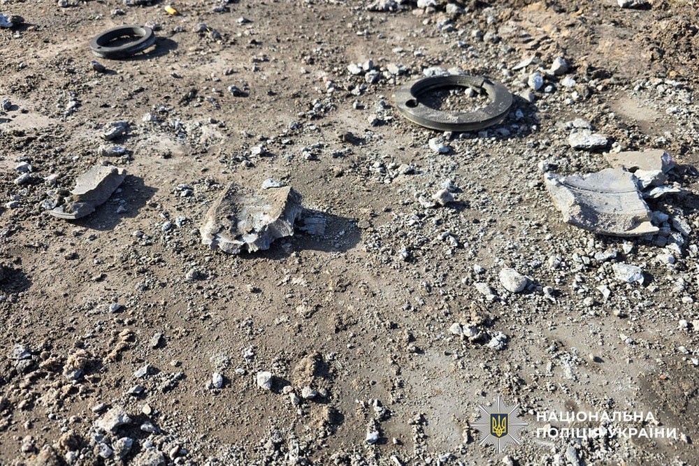 Окупанти вдарили по овочевій базі у Краматорську і вбили людей (фото) Окупанти вдарили по овочевій базі у Краматорську і вбили людей (фото)