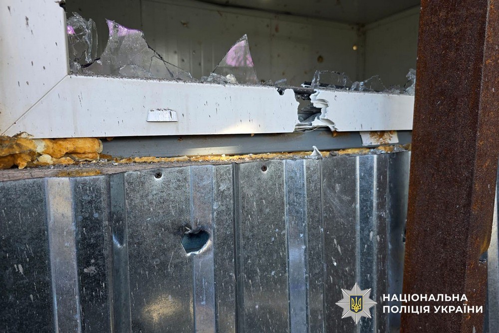 Окупанти вдарили по овочевій базі у Краматорську і вбили людей (фото) Окупанти вдарили по овочевій базі у Краматорську і вбили людей (фото)