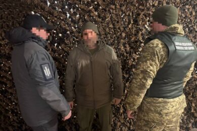 Нараховував незаконні «бойові» та зарплату для неіснуючих військових – прокуратура прийшла до майора в/ч на Запоріжжі