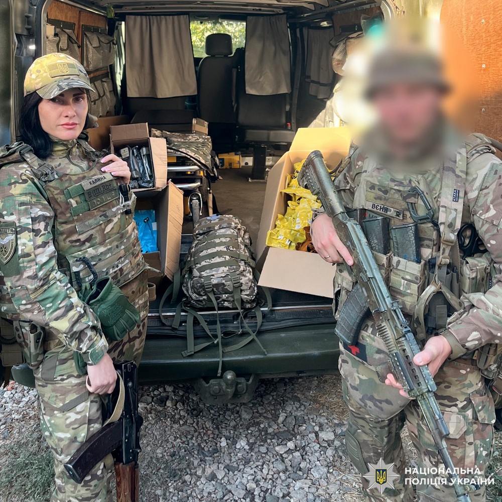 «В одній із квартир був сліпий дідусь, який не міг самостійно пересуватися. Він дуже змерз»…  Історія поліцейської медикині з Харківщини