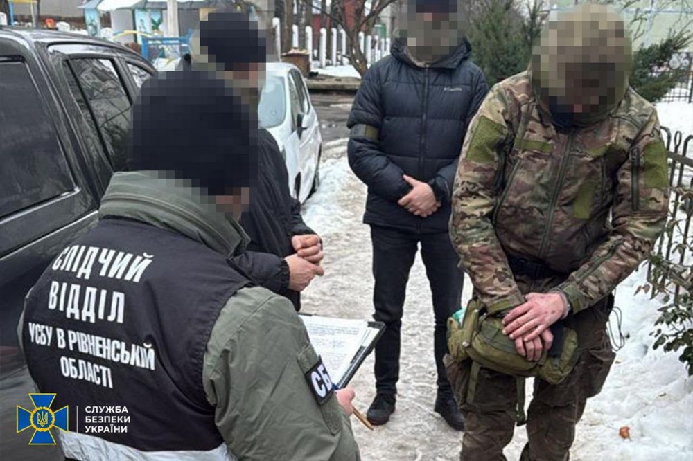 Чоловік у військовій формі готував теракт у Рівному – затримано агента рф «на гарячому»