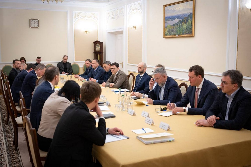 Пальне на АЗС в Україні і ремонт доріг – в Уряді озвучили рішення Пальне на АЗС в Україні і ремонт доріг – в Уряді озвучили рішення