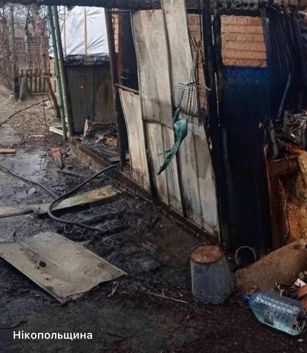 Двоє вбитих і 5 поранених, серед них маленький хлопчик - ворог жорстоко обстрілював Дніпропетровщину сьогодні (фото) Двоє вбитих і 5 поранених, серед них маленький хлопчик - ворог жорстоко обстрілював Дніпропетровщину сьогодні (фото)