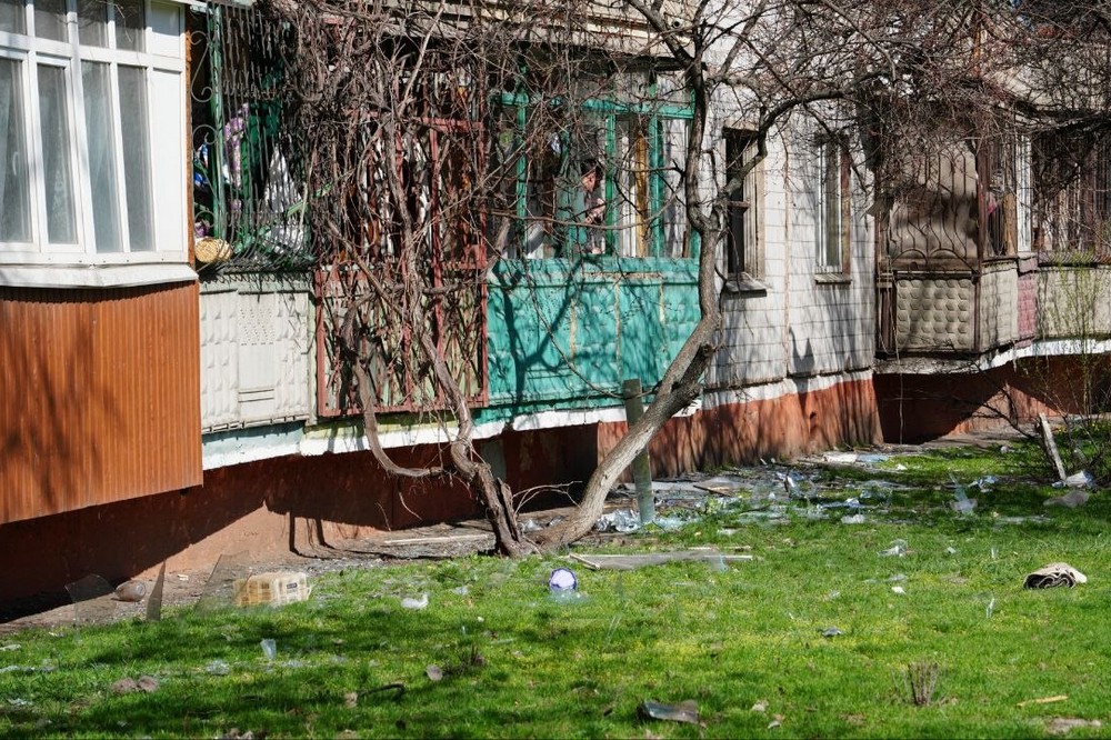 Росіяни вдарили по Краматорську вдень 29 березня. Є загиблі і поранені. Серед вбитих – дитина. Росіяни вдарили по Краматорську вдень 29 березня. Є загиблі і поранені. Серед вбитих – дитина.