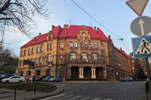 1 квітня  – яке сьогодні свято, прикмети і традиції, пам’ятні дати, іменини