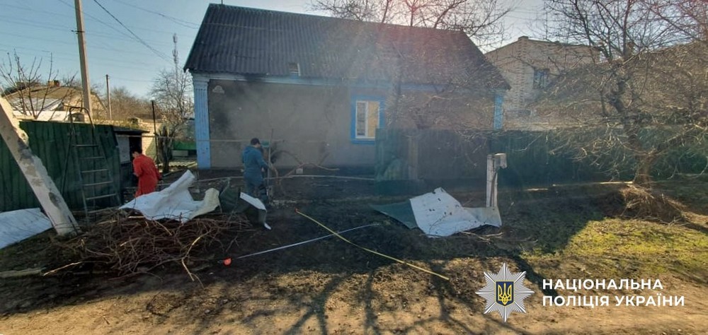 21 людину поранено і є загиблі на Херсонщині внаслідок ворожих атак. Зокрема, окупанти вдарили по маршрутці з пасажирами.