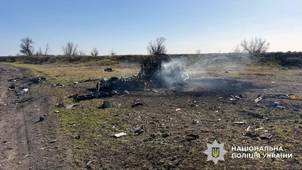 21 людину поранено і є загиблі на Херсонщині внаслідок ворожих атак. Зокрема, окупанти вдарили по маршрутці з пасажирами.