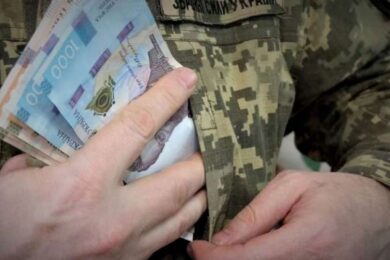 Житло, авто і страхування: які грошові компенсації ветеранам доступні в Україні