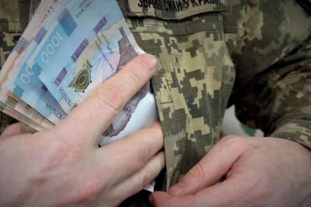 Житло, авто і страхування: які грошові компенсації ветеранам доступні в Україні