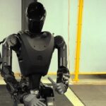 Виконуватимуть розвідувальні завдання – Україна отримала на випробування двох роботів-гуманоїдів зі США