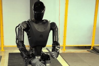 Виконуватимуть розвідувальні завдання – Україна отримала на випробування двох роботів-гуманоїдів зі США